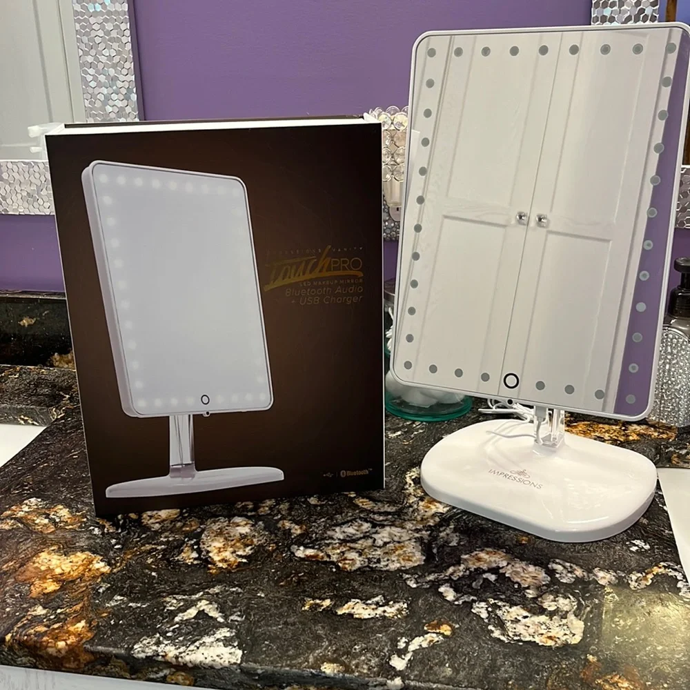 LED PORTABLE VANITY MIRROR